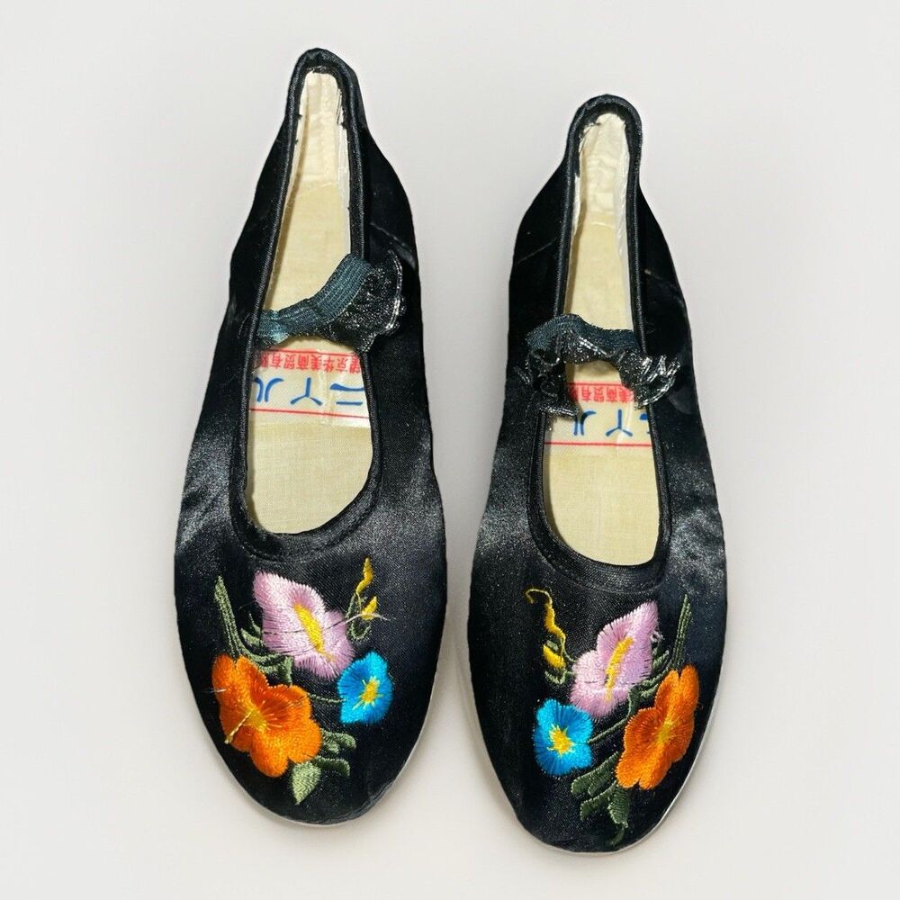Chinese Embroidered Mary Jane Shoes Black Floral Size 170 Kids Satin